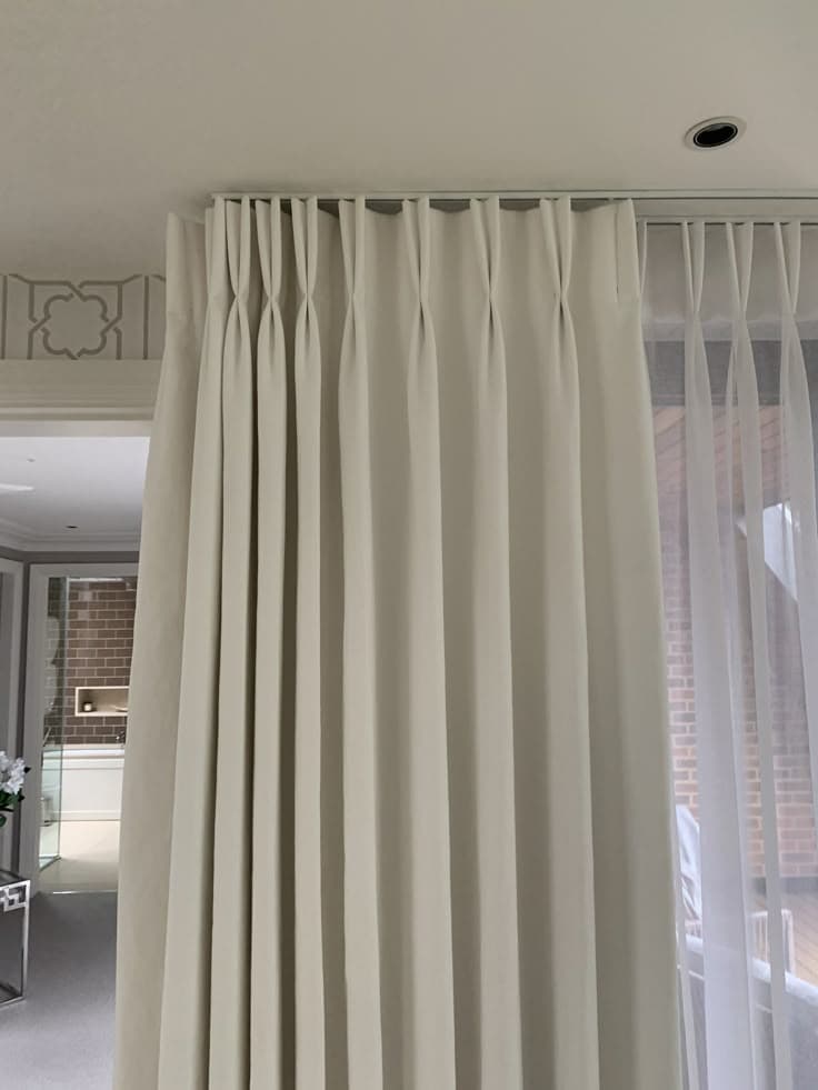 Double Pleats Curtain