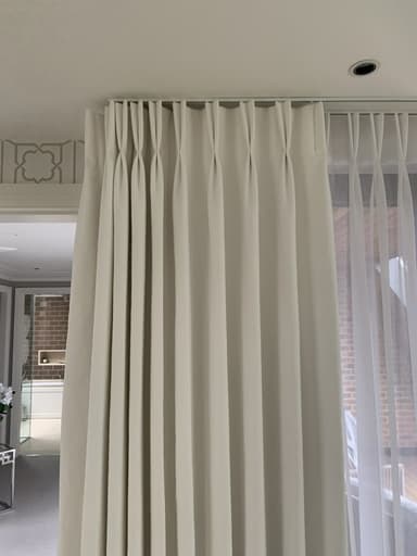 Double Pleats Curtain